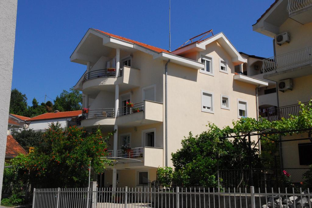 Apartments Teodo Exterior photo